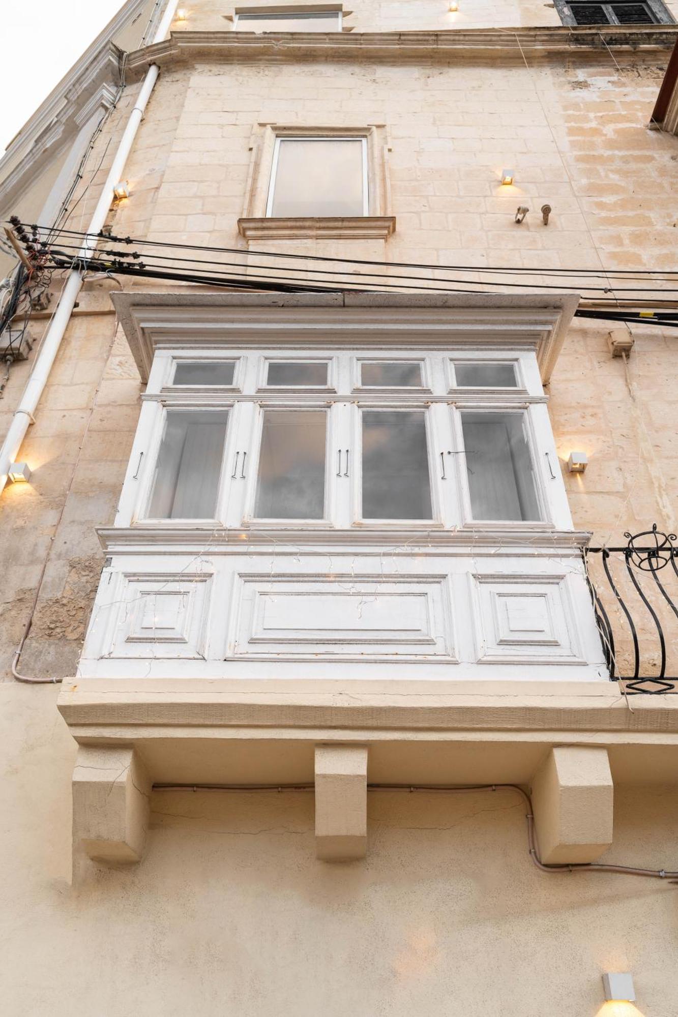 The Rose Hostel Saint Julian's Εξωτερικό φωτογραφία